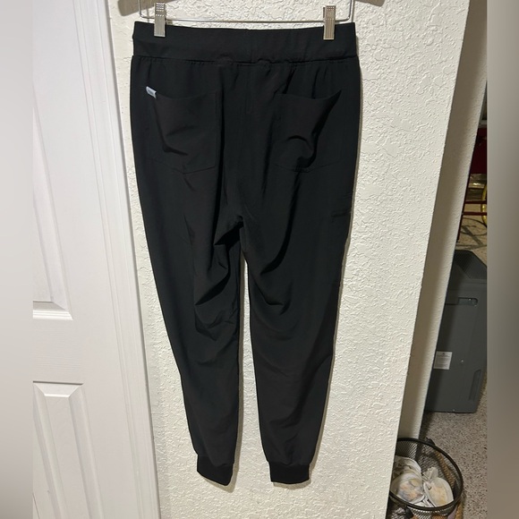 Black V-Neck Scrub Set Women’s Size Medium - Picture 4 of 7